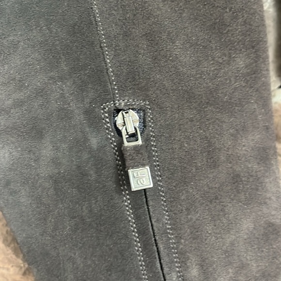 Alberto Fermani Gray‎ Suede Knee-High Boots / SZ 39 or 8.5-9 - Picture 5 of 13